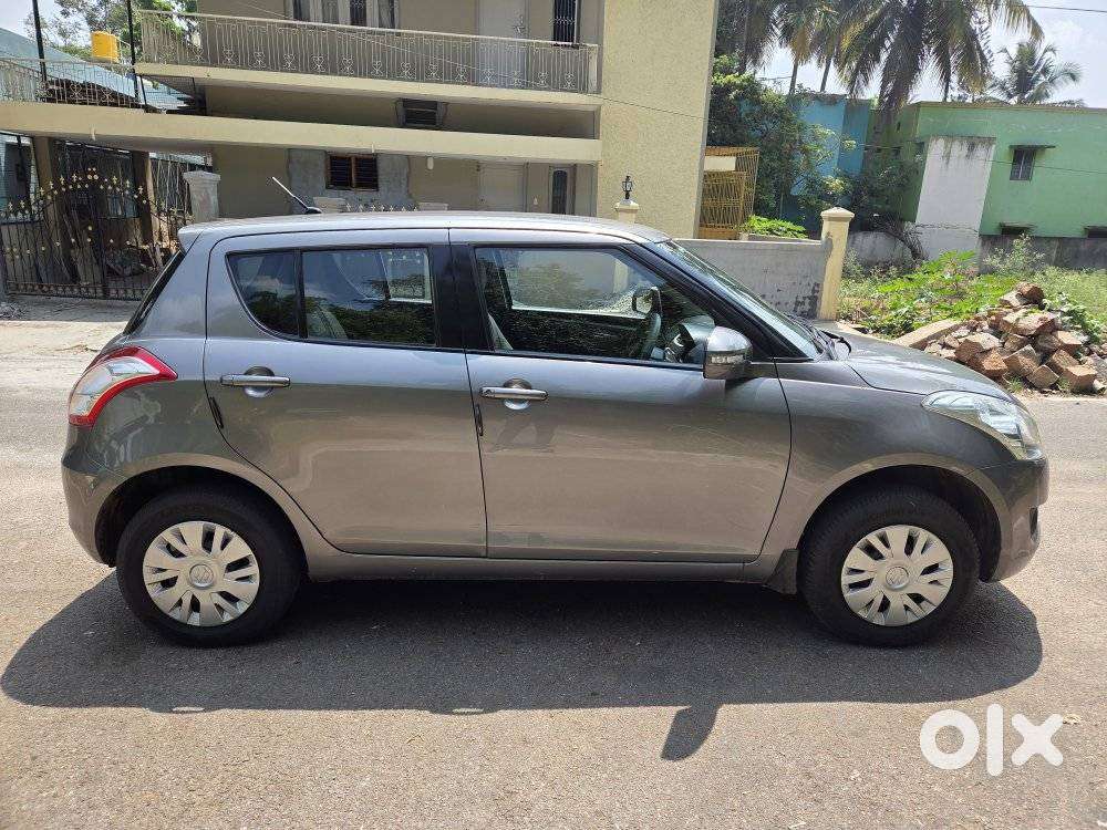 Maruti Suzuki Swift Vxi + Manual, 2012, Petrol