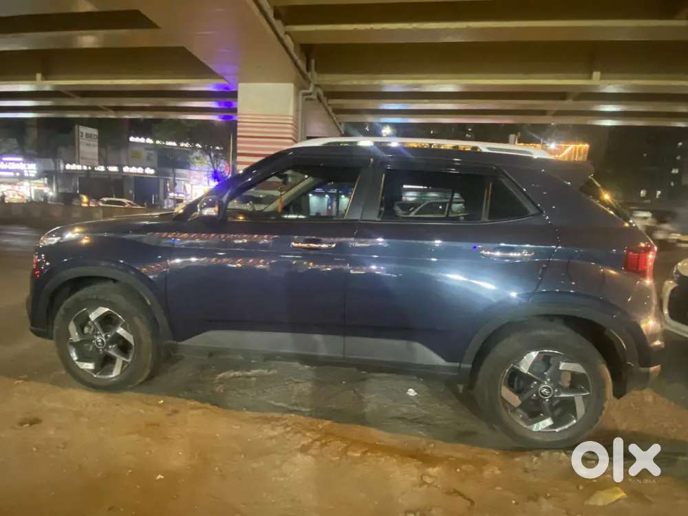 Hyundai Venue 2021 Petrol 35300 Km Driven