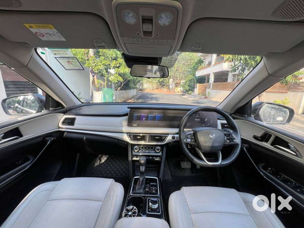 Mahindra Xuv700 Ax7 Luxury Pack Awd, 2024, Diesel