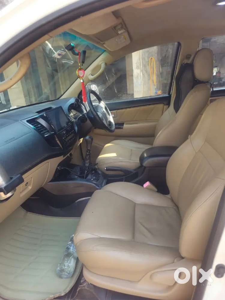 Toyota Fortuner 2015 Diesel 120000 Km Driven