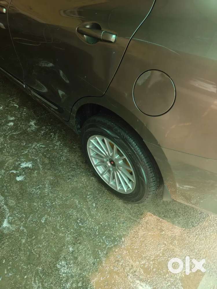 Maruti Suzuki Dzire 2022 Petrol 122000 Km Driven