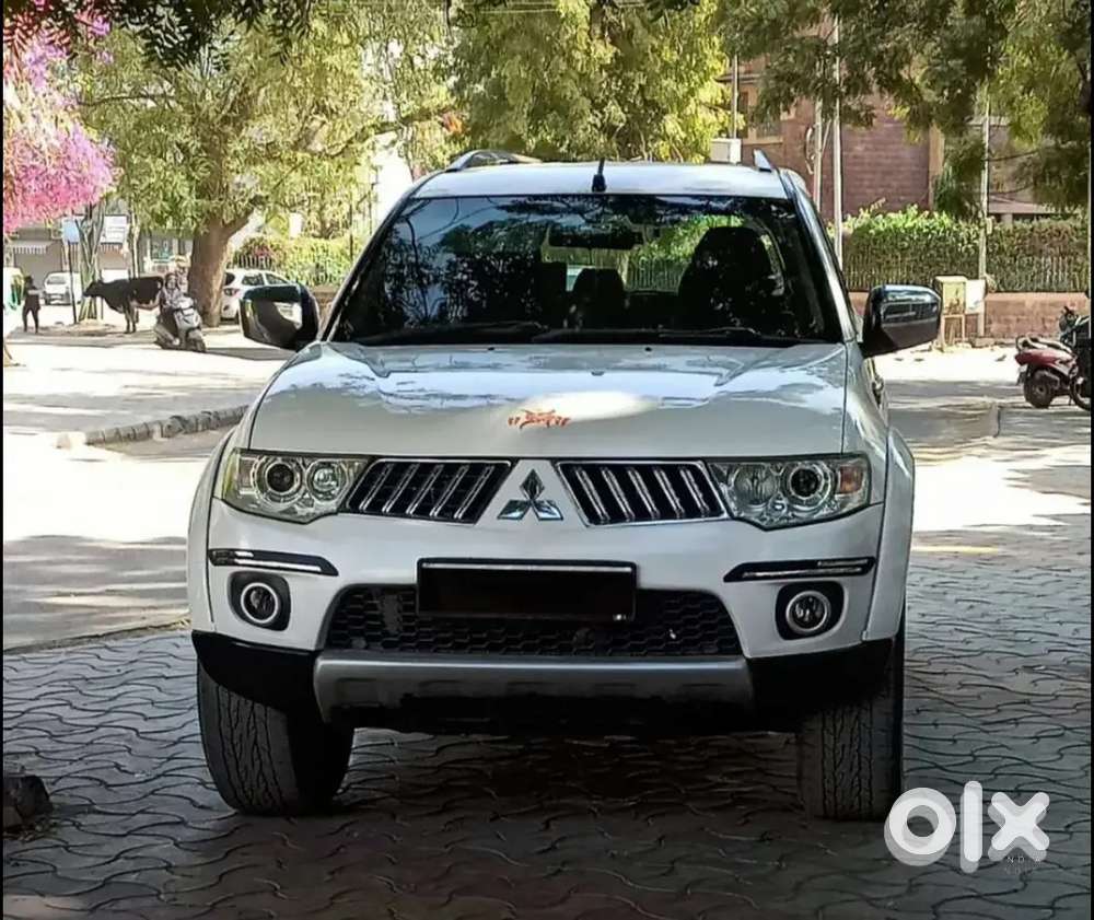 Showroom Condition Mitsubishi Pajero Sport 2.5 Mt (limited Edition)