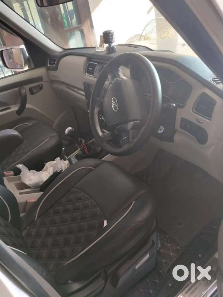 Mahindra Scorpio S9