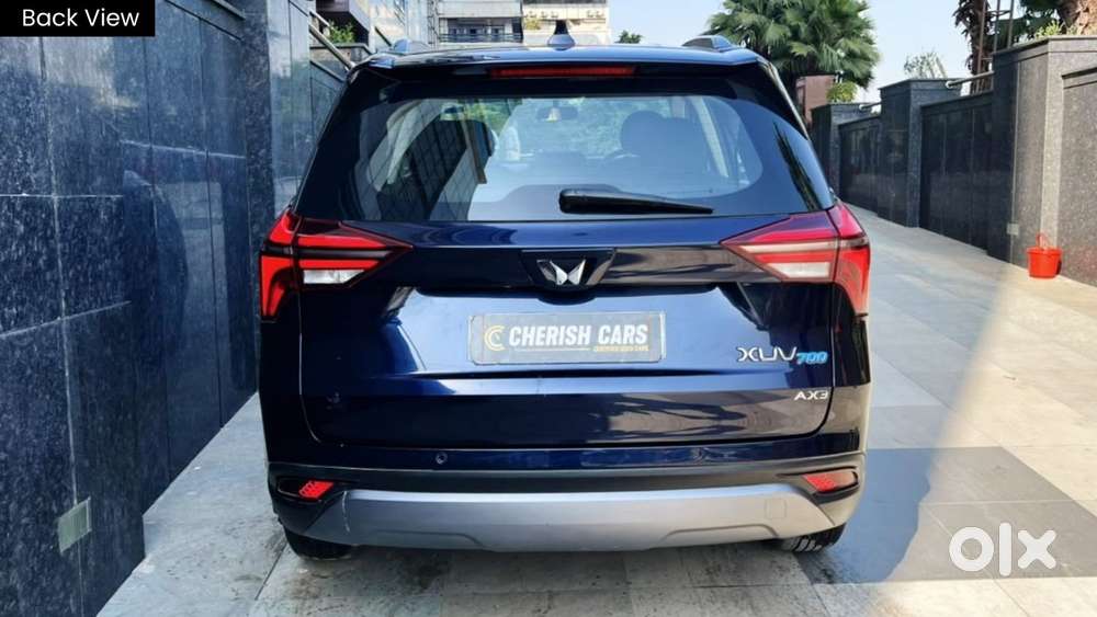Mahindra Xuv700 Ax 3 Petrol Mt 5 Str (e), 2022, Petrol