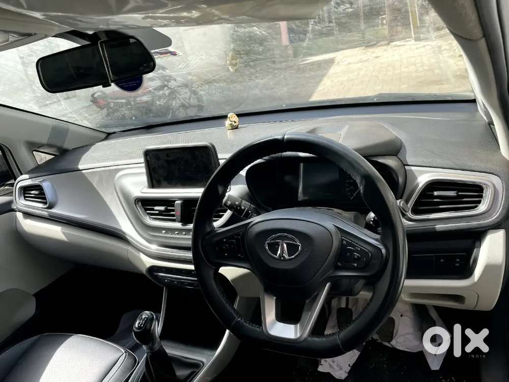 Tata Altroz Xz Plus Petrol 2025