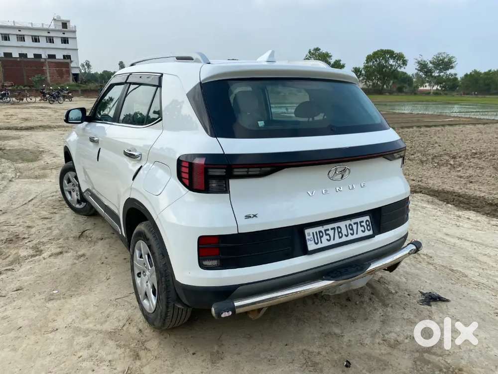 Hyundai Venue 2023 Petrol 47000 Km Driven
