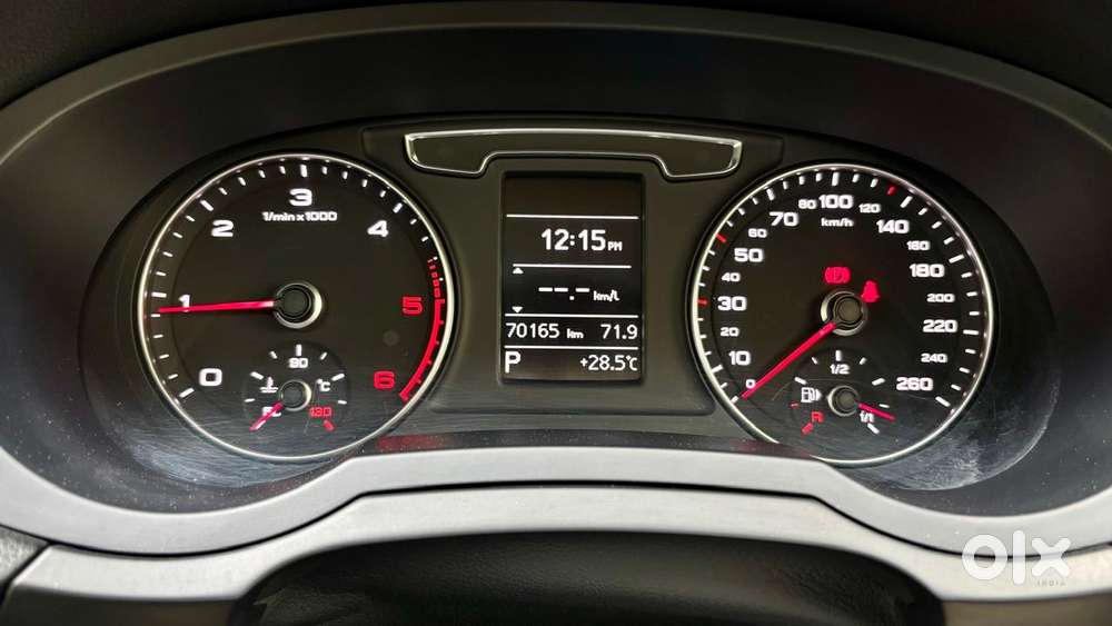 Audi Q3 2.0 Tdi Premium With Sunroof, 2015, Diesel