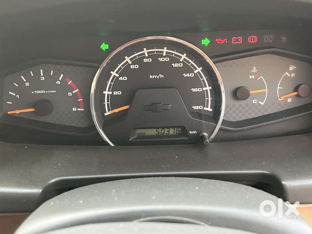 Chevrolet Tavera Lt 10 Seater Bsiii, 2015, Diesel