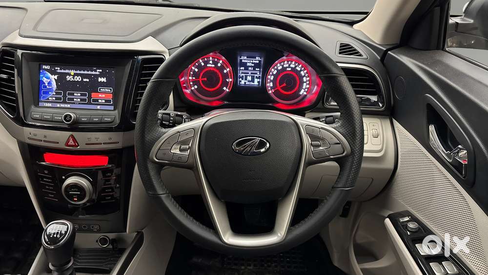 Mahindra Xuv300 W8, 2021, Petrol