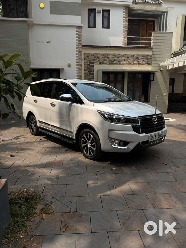 Toyota Innova Crysta 2023