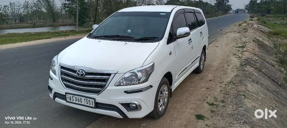 Toyota Innova 2015