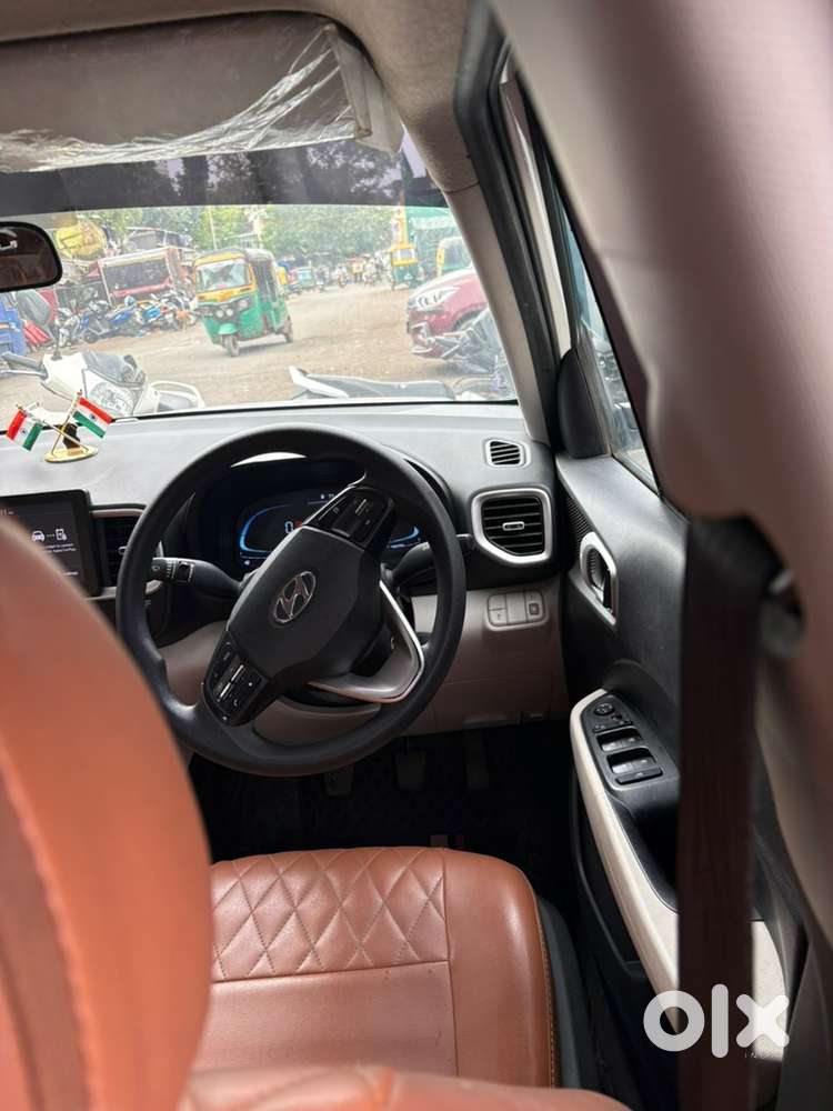 Hyundai Venue 2022 Petrol Well Maintained