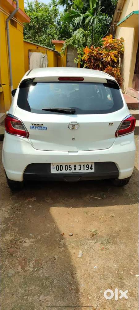 2016 Tata Tiago Revotron Xz Petrol In Best Condition