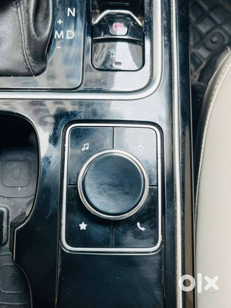 Mahindra Xuv700 2.2 Ax 7 Diesel At Luxury Pack Str, 2022, Diesel