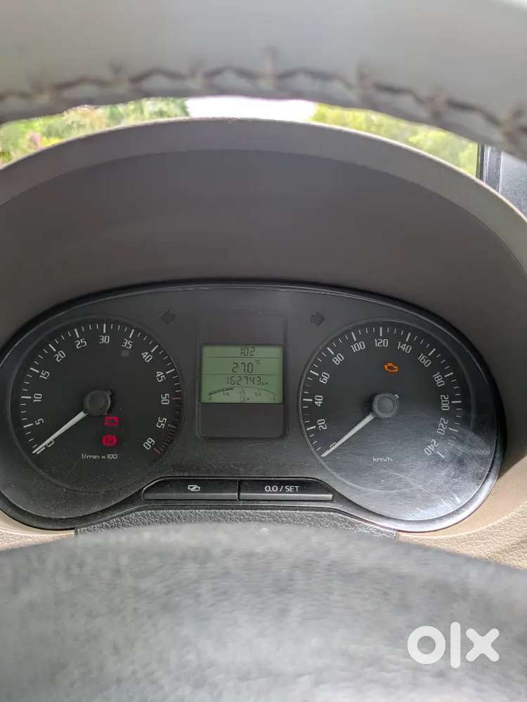 Skoda Rapid 2014 ,red Colour ,diesel Well Maintained