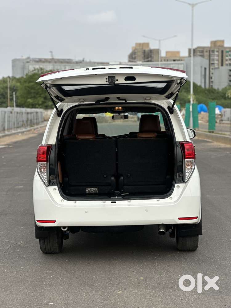 Toyota Innova Crysta 2.8z Automatic, 2017, Diesel