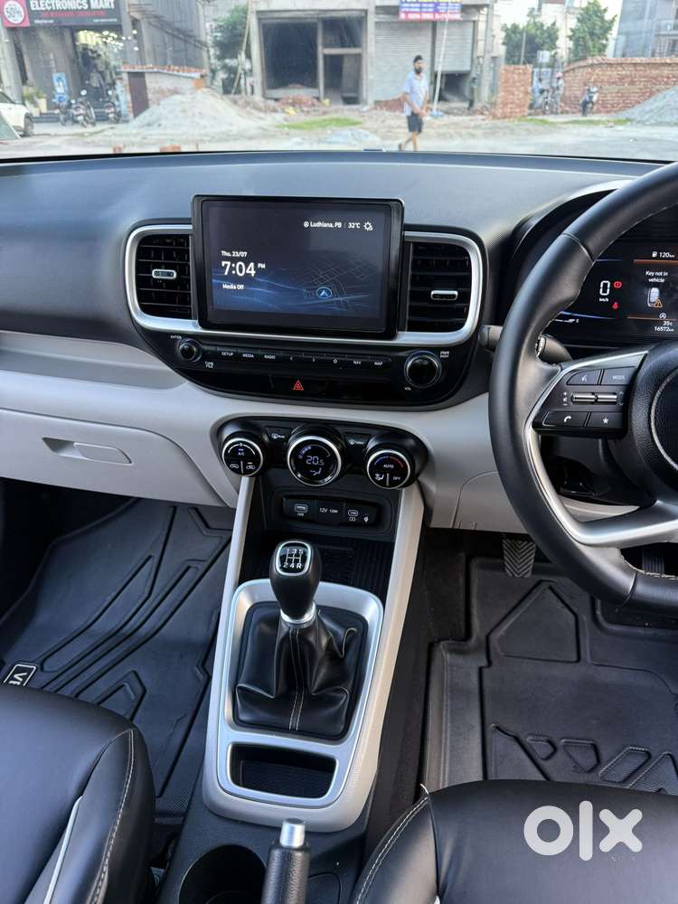 Hyundai New Venue Se, 2024, Petrol