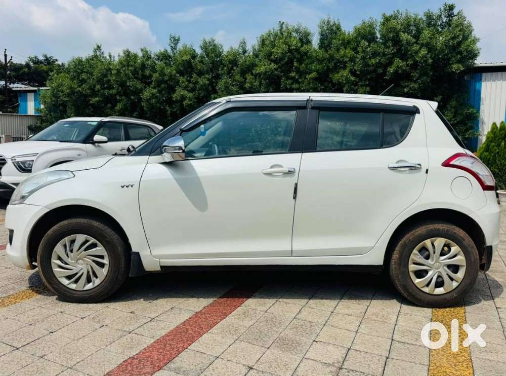 Maruti Suzuki Swift Vxi + Manual, 2016, Petrol