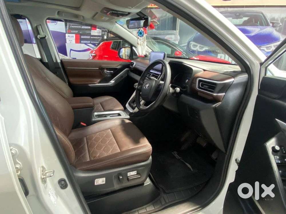 Toyota Innova Hycross 2.0 Zx Hybrid 7 Str, 2025, Petrol