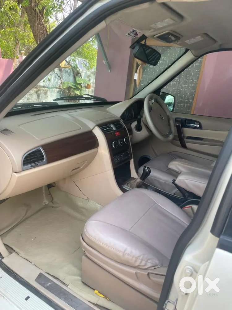 Tata Safari Storme 2016