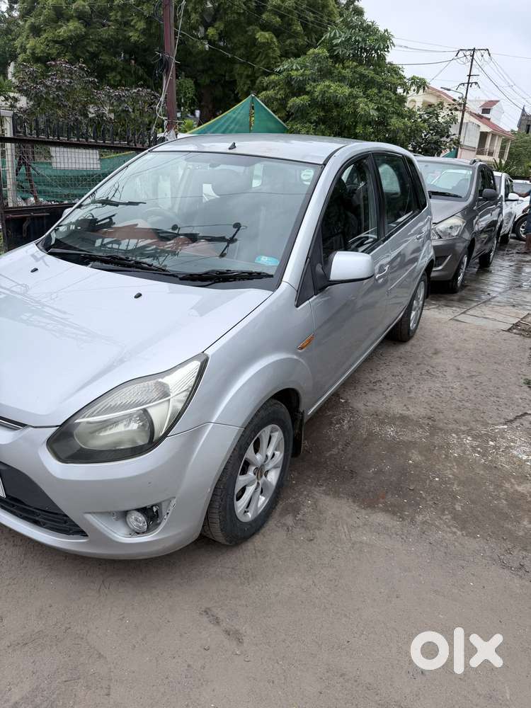 Ford Figo Petrol Titanium, 2011, Petrol
