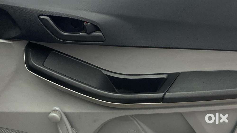 Tata Tiago 1.2 Revotron Xe Cng, 2024, Cng & Hybrids