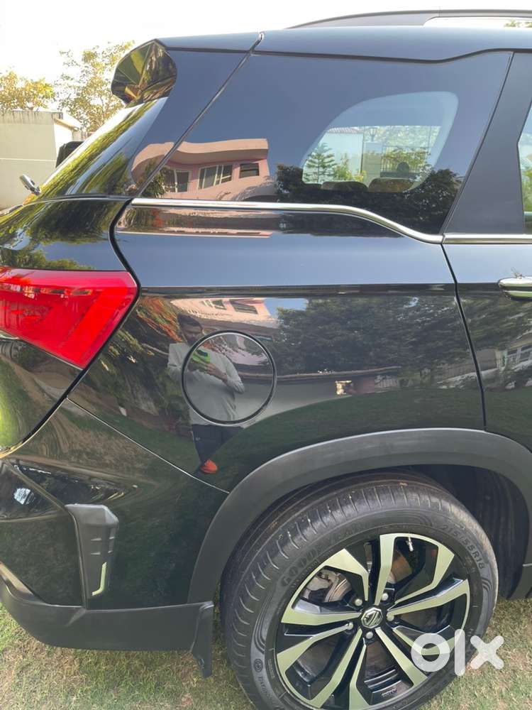 Mg Hector Plus 2023 Petrol 25000 Km Driven