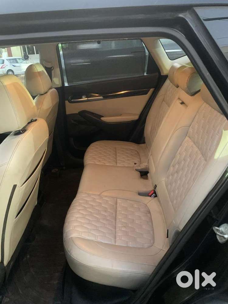 Kia Seltos Htx Black Colour