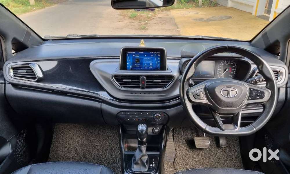 Tata Altroz 1.2 Xza Plus Dark Edition Dct, 2022, Petrol