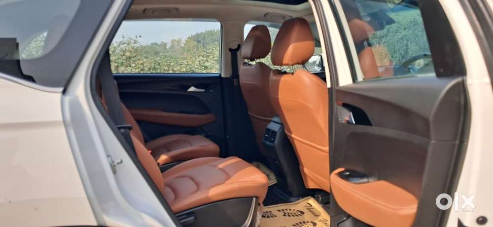 Mg Hector Plus 1.5 Sharp Turbo Cvt 6 Str, 2022, Petrol