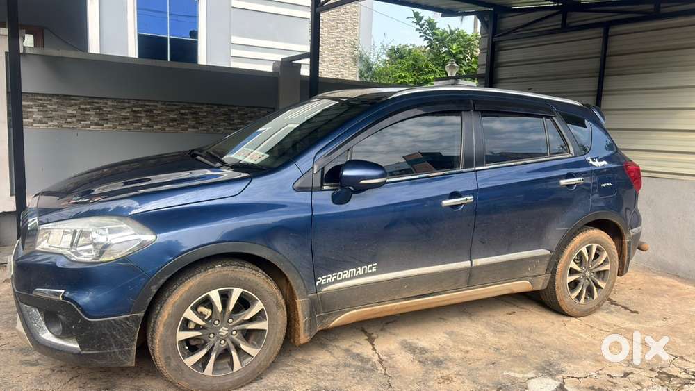 Maruti Suzuki S-cross 2022 Petrol Well Maintained And Least Used Car