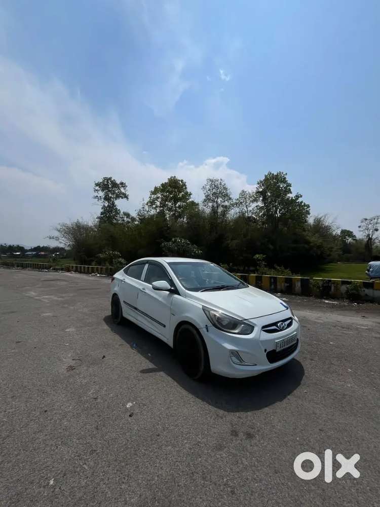 Hyundai Verna 1.6 2013 Petrol Variant