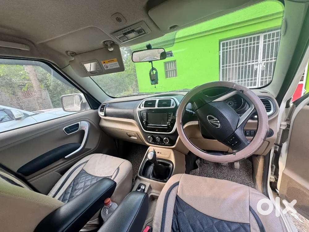 Mahindra Tuv 300 2018