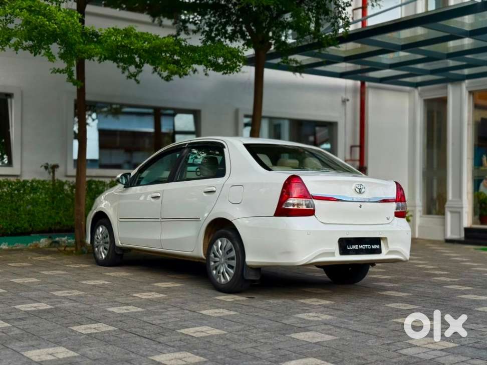 Toyota Etios 1.5 V, 2017, Petrol
