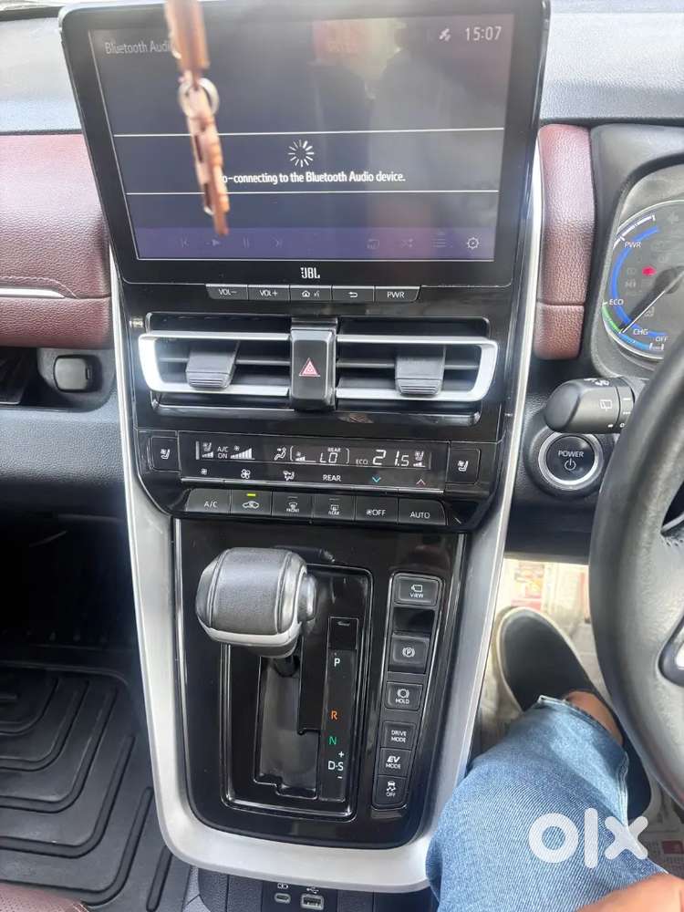 Toyota Innova Hycross 2024 Year
