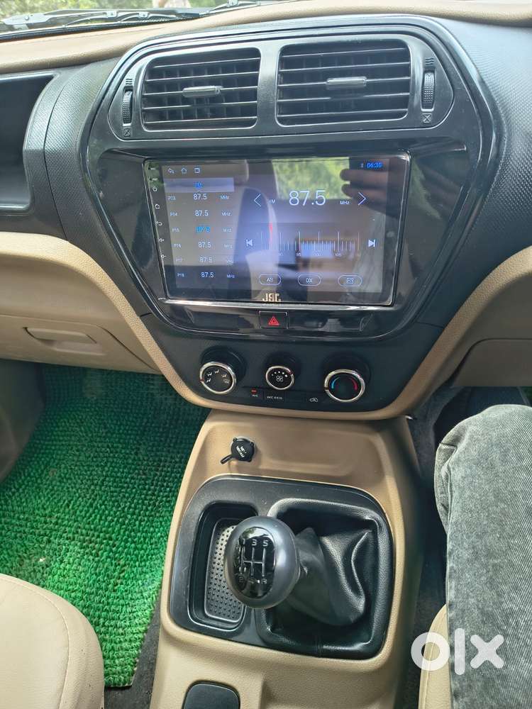 Mahindra Tuv 300 T4, 2016, Diesel