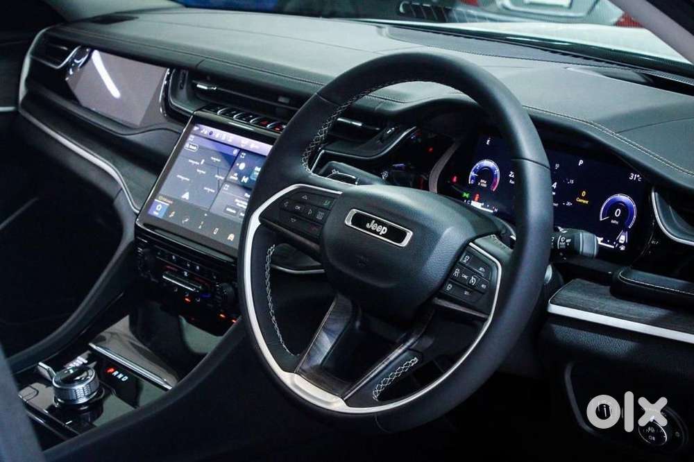 Jeep Grand Cherokee Limited (o) 4x4 At, 2022, Petrol