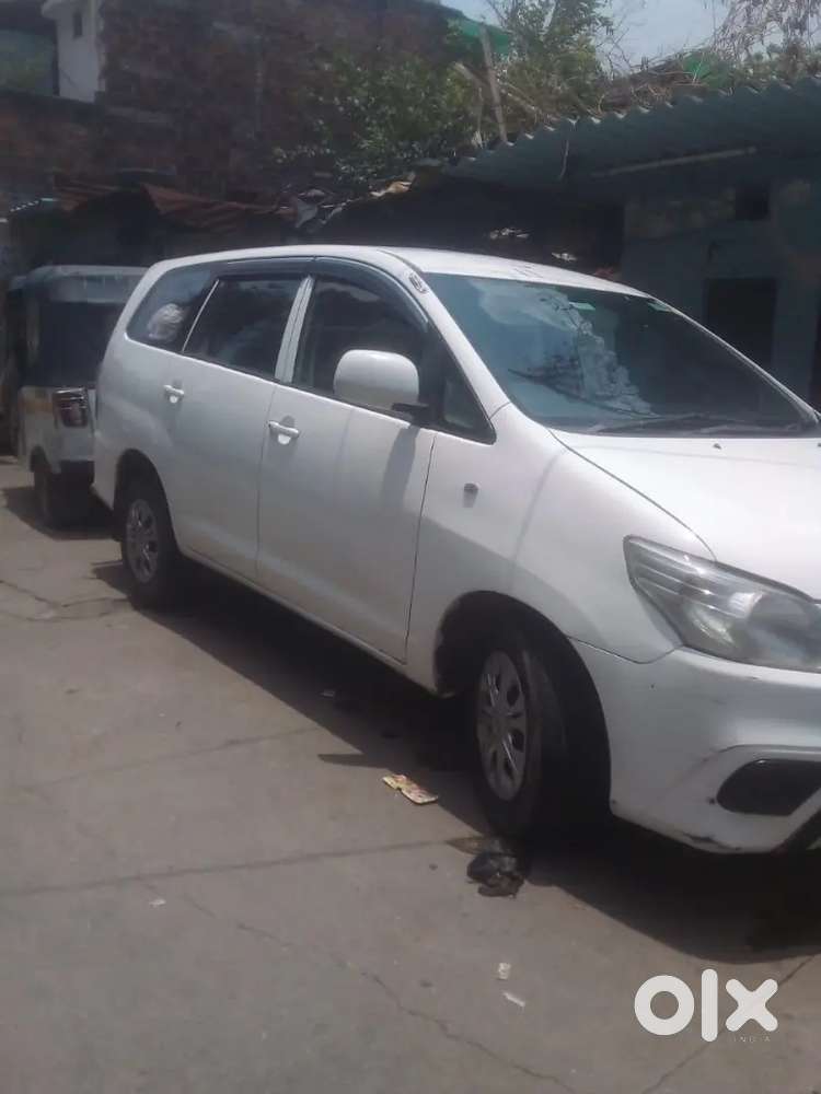 Toyota Innova 2015