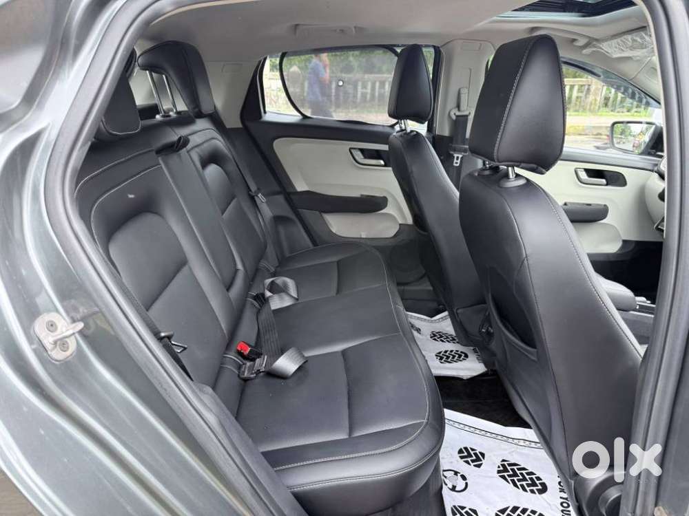 Tata Altroz Xz Plus (s), 2023, Petrol