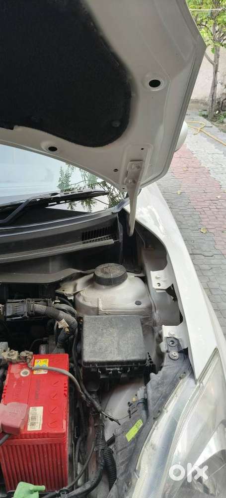 Maruti Suzuki Swift Lxi Optional-o, 2021, Petrol