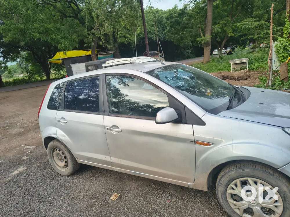 Ford Figo Zxi Petrol 2013