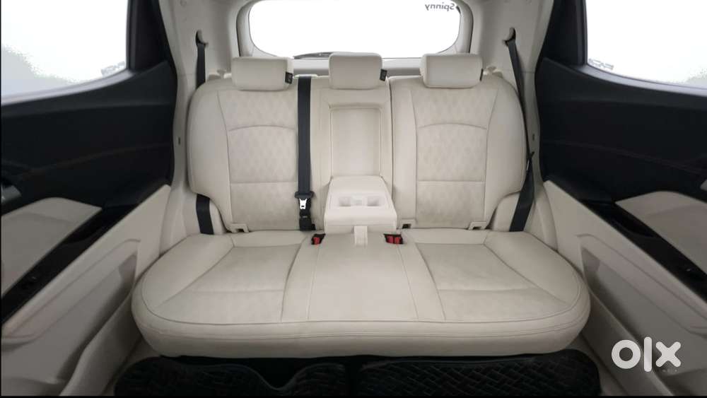 Mahindra Xuv 3xo Ax7l 1.2 Petrol At (pg), 2024, Petrol