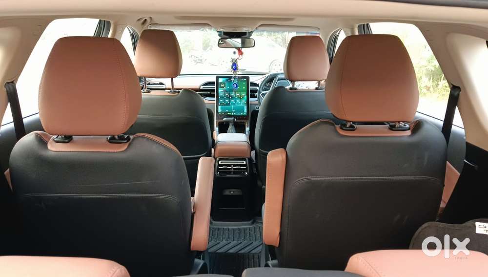 Mg Hector Plus Savvy Pro 1.5 Turbo Petrol Cvt 7 Str Dual Tone, 2025,..