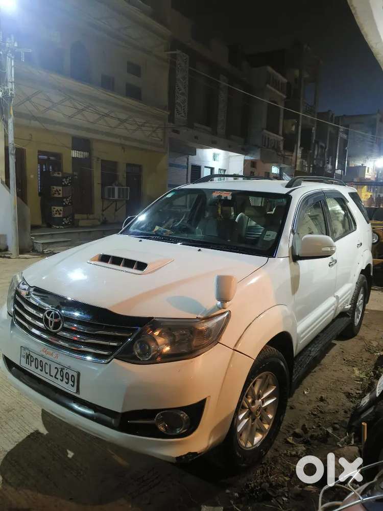 Toyota Fortuner Legender 2012 Diesel 195 Km Driven