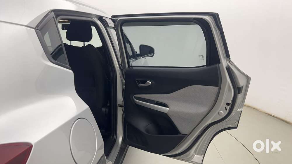 Nissan Magnite Xv Turbo, 2022, Petrol