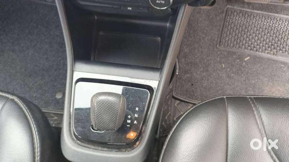 Tata Punch 1.2 Revotron Creative Amt Dual Tone, 2022, Petrol