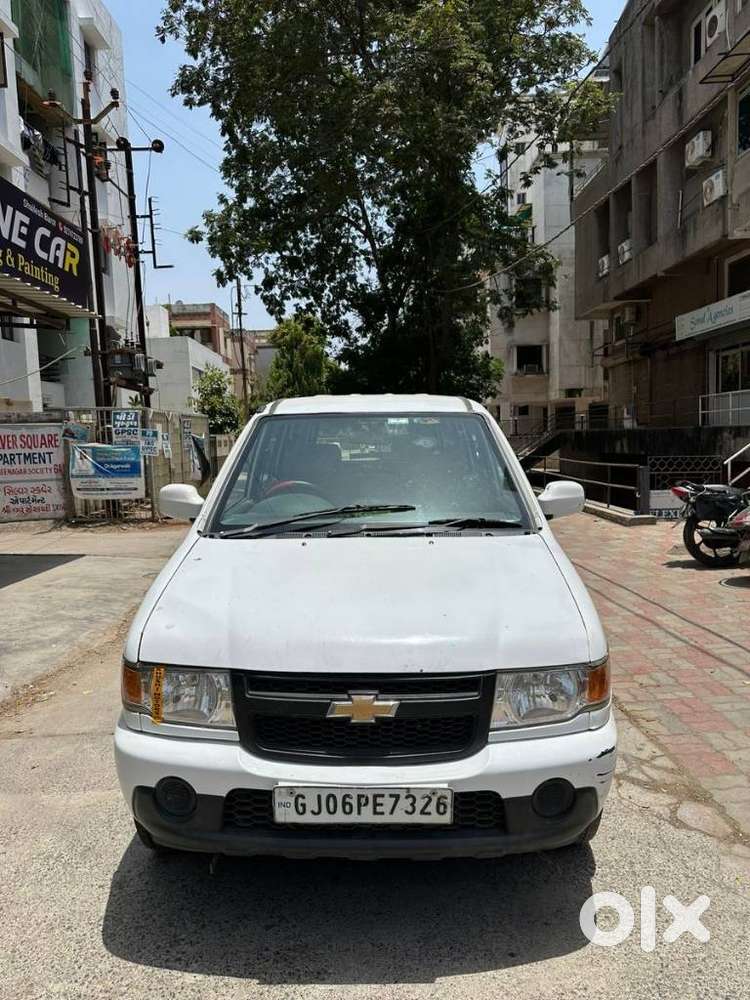 Chevrolet Tavera Elite Ls - B3 10-seater Bs Iii, 2015, Diesel