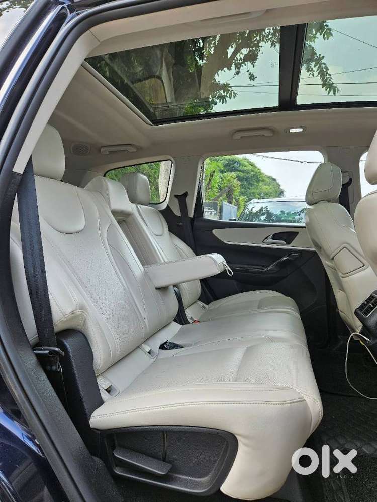 Mahindra Xuv700 2.0 Ax 7 Petrol At Luxury Pack Str, 2023, Petrol