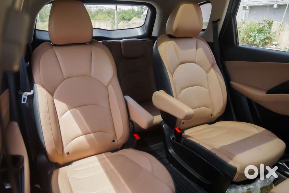 Mg Hector Plus Sharp Pro 1.5 Turbo Petrol Cvt 6 Str, 2026, Petrol