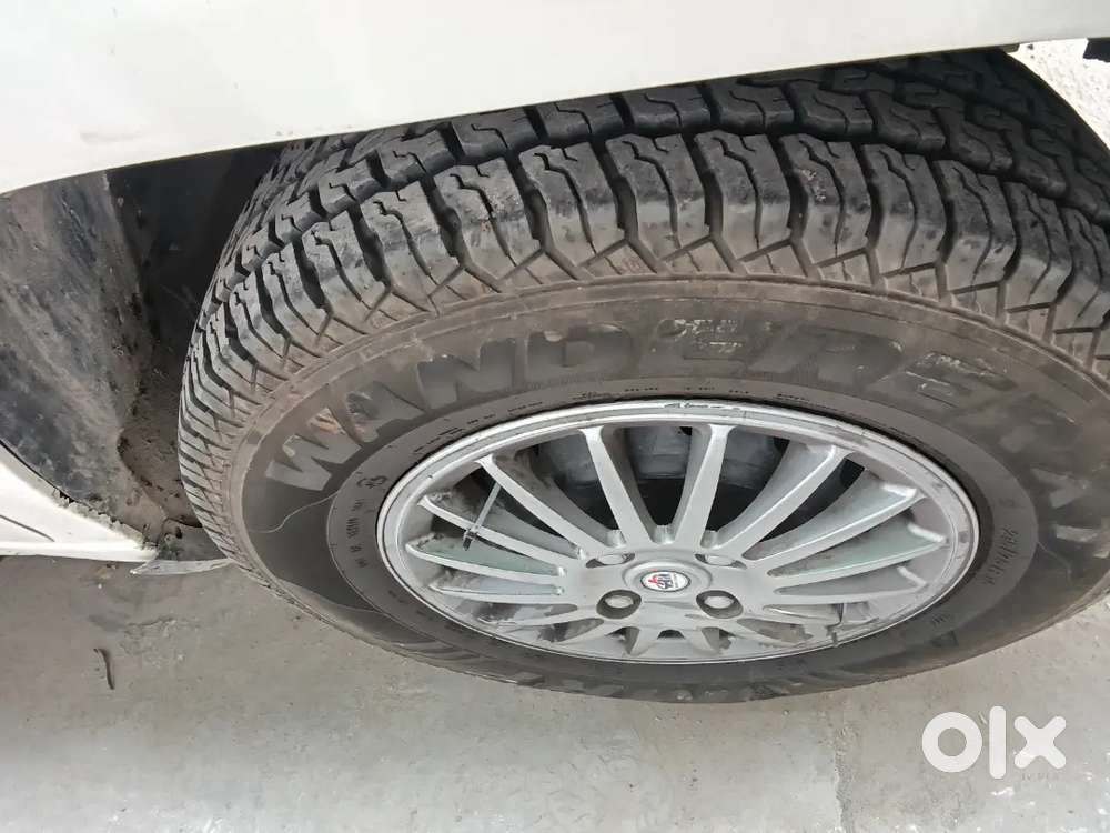 Mahindra Tuv 300 2017